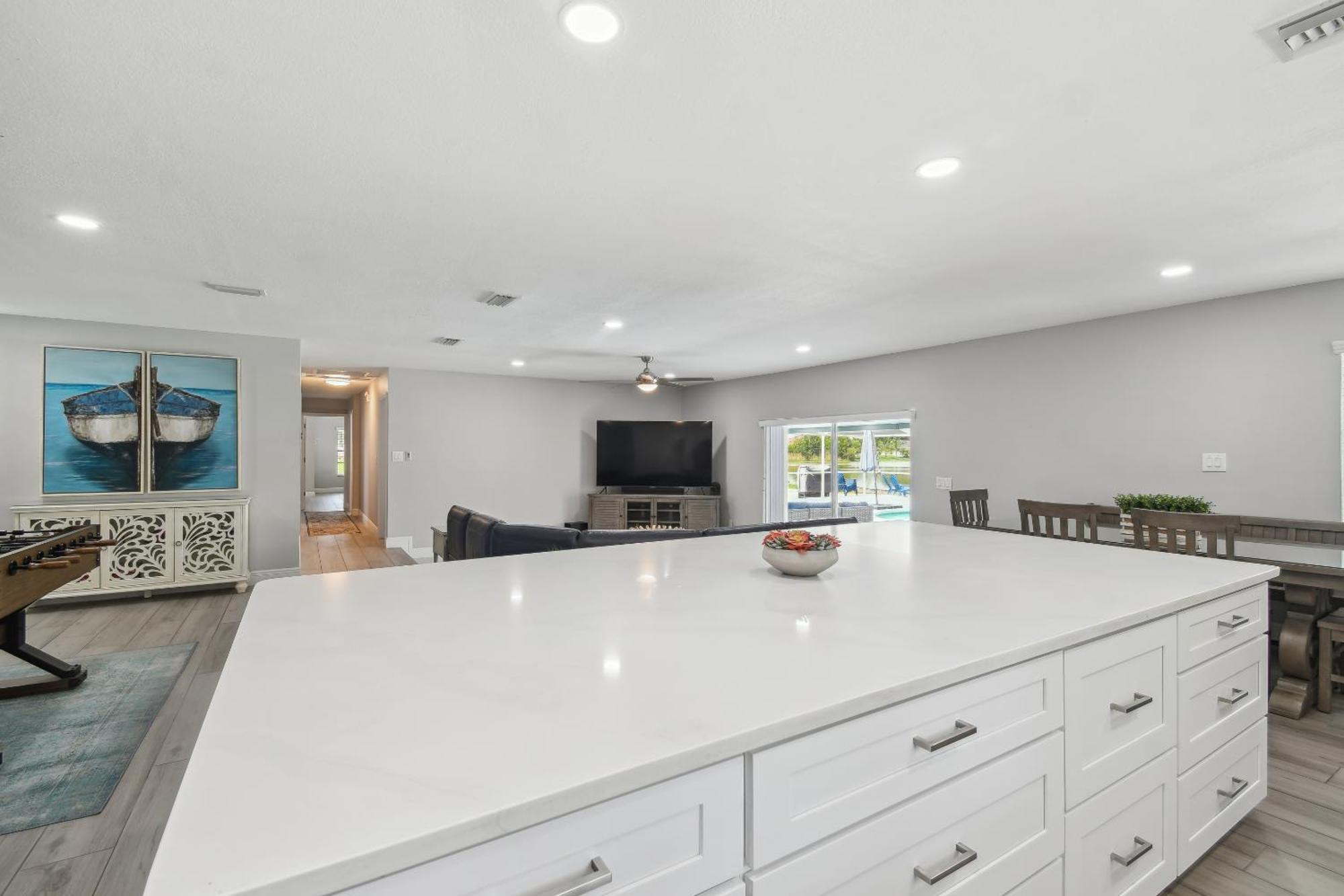Lake House Westchase Area. Heated Pool Waterfront! Tampa Exteriör bild
