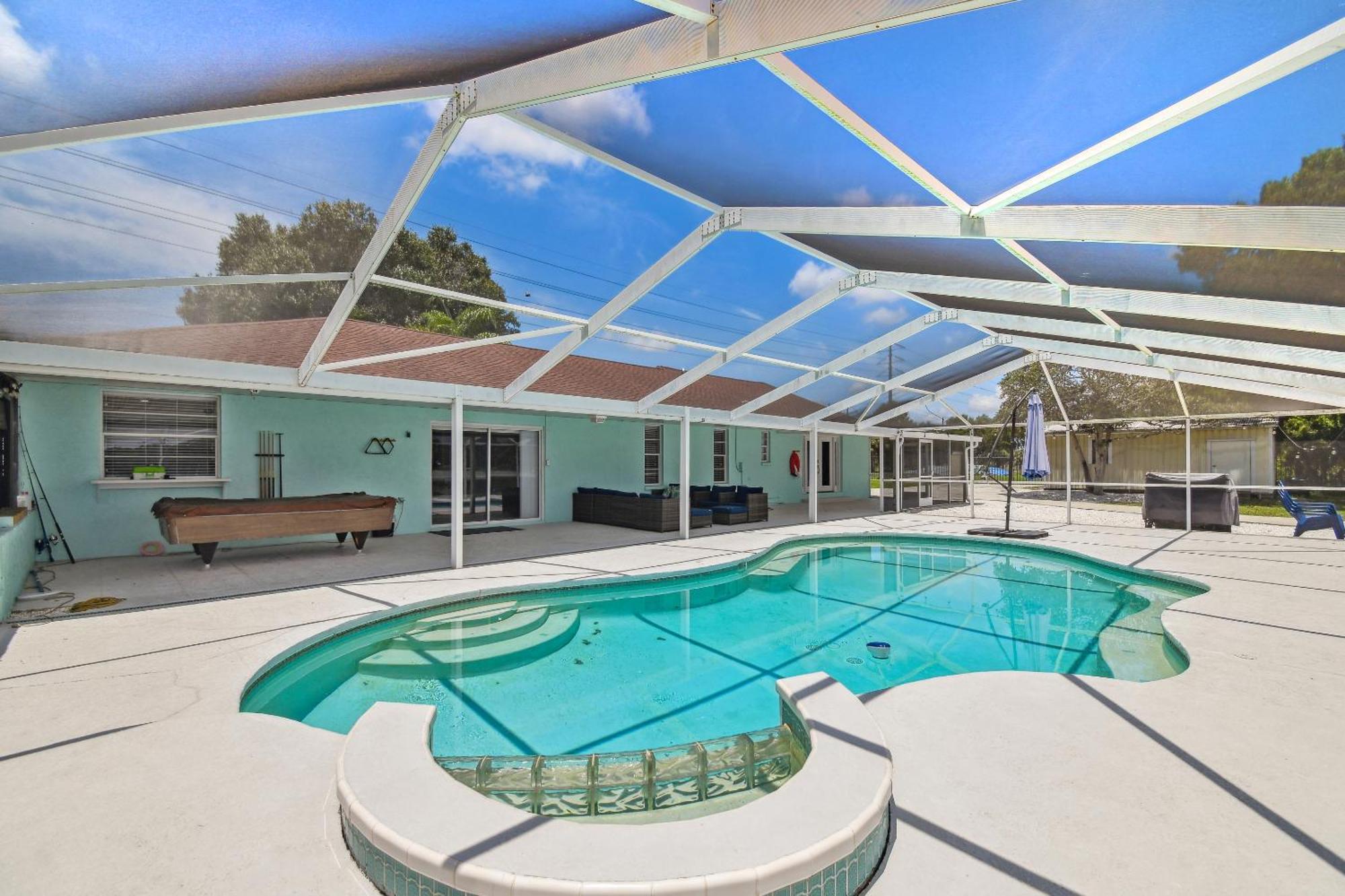 Lake House Westchase Area. Heated Pool Waterfront! Tampa Exteriör bild