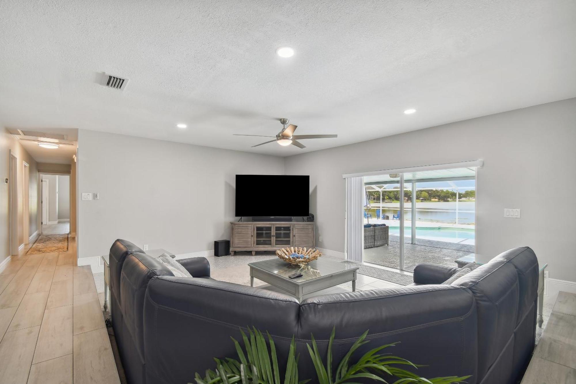 Lake House Westchase Area. Heated Pool Waterfront! Tampa Exteriör bild