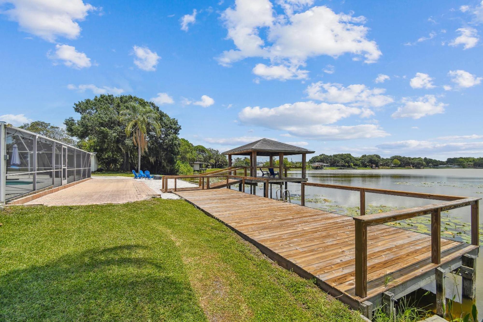 Lake House Westchase Area. Heated Pool Waterfront! Tampa Exteriör bild