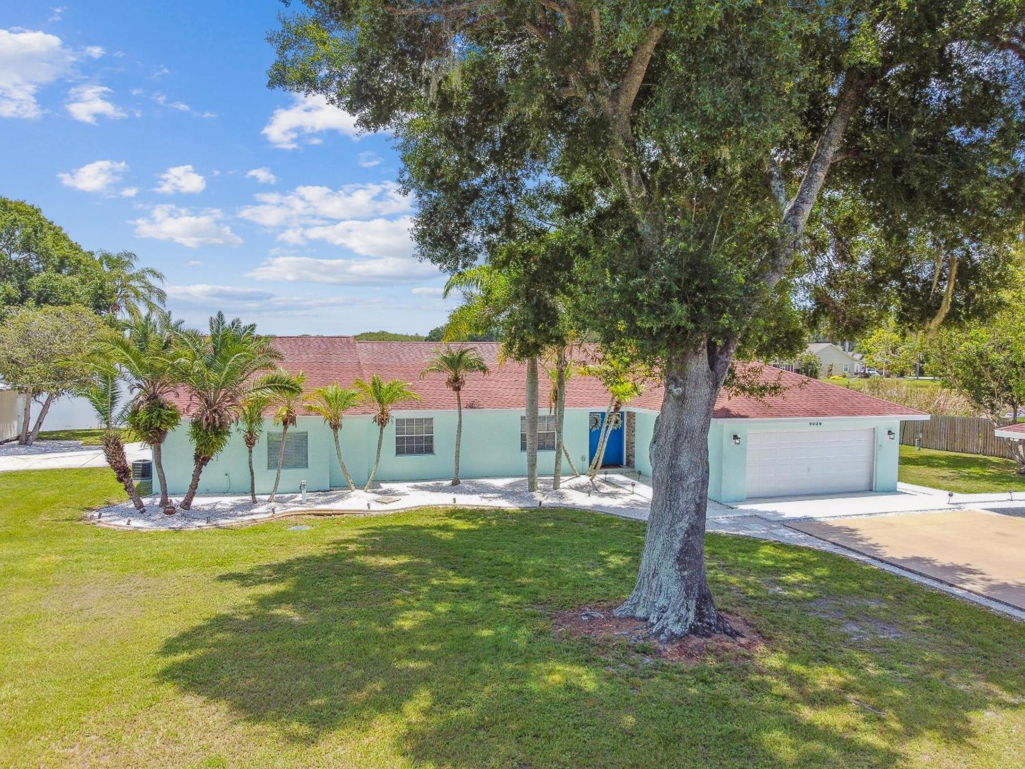 Lake House Westchase Area. Heated Pool Waterfront! Tampa Exteriör bild