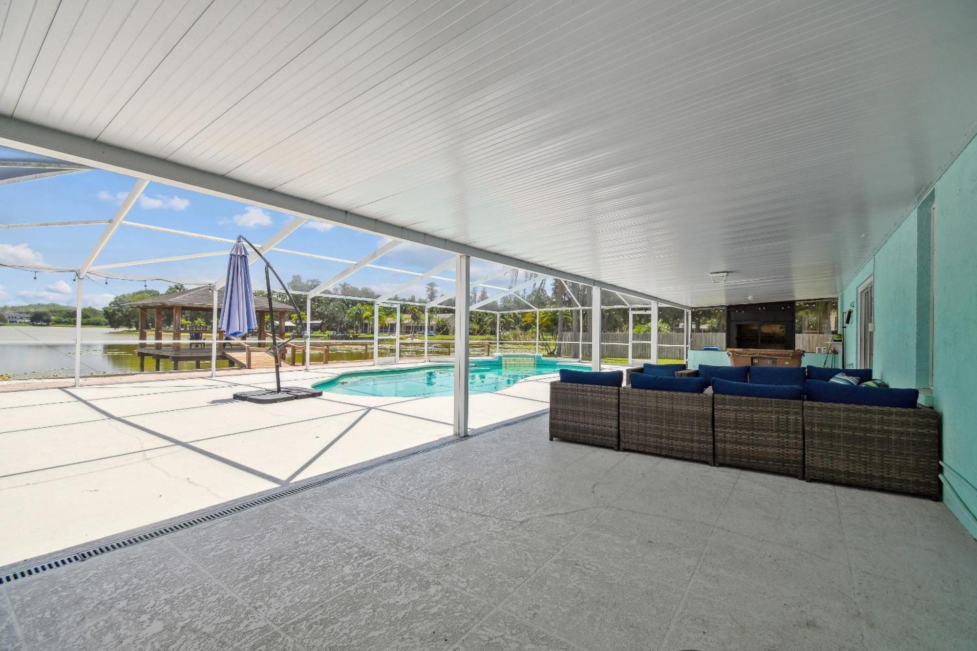 Lake House Westchase Area. Heated Pool Waterfront! Tampa Exteriör bild