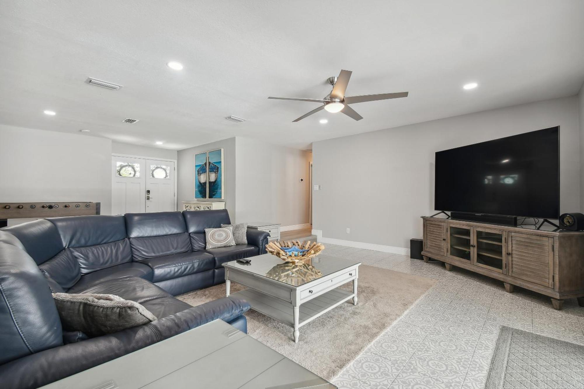 Lake House Westchase Area. Heated Pool Waterfront! Tampa Exteriör bild