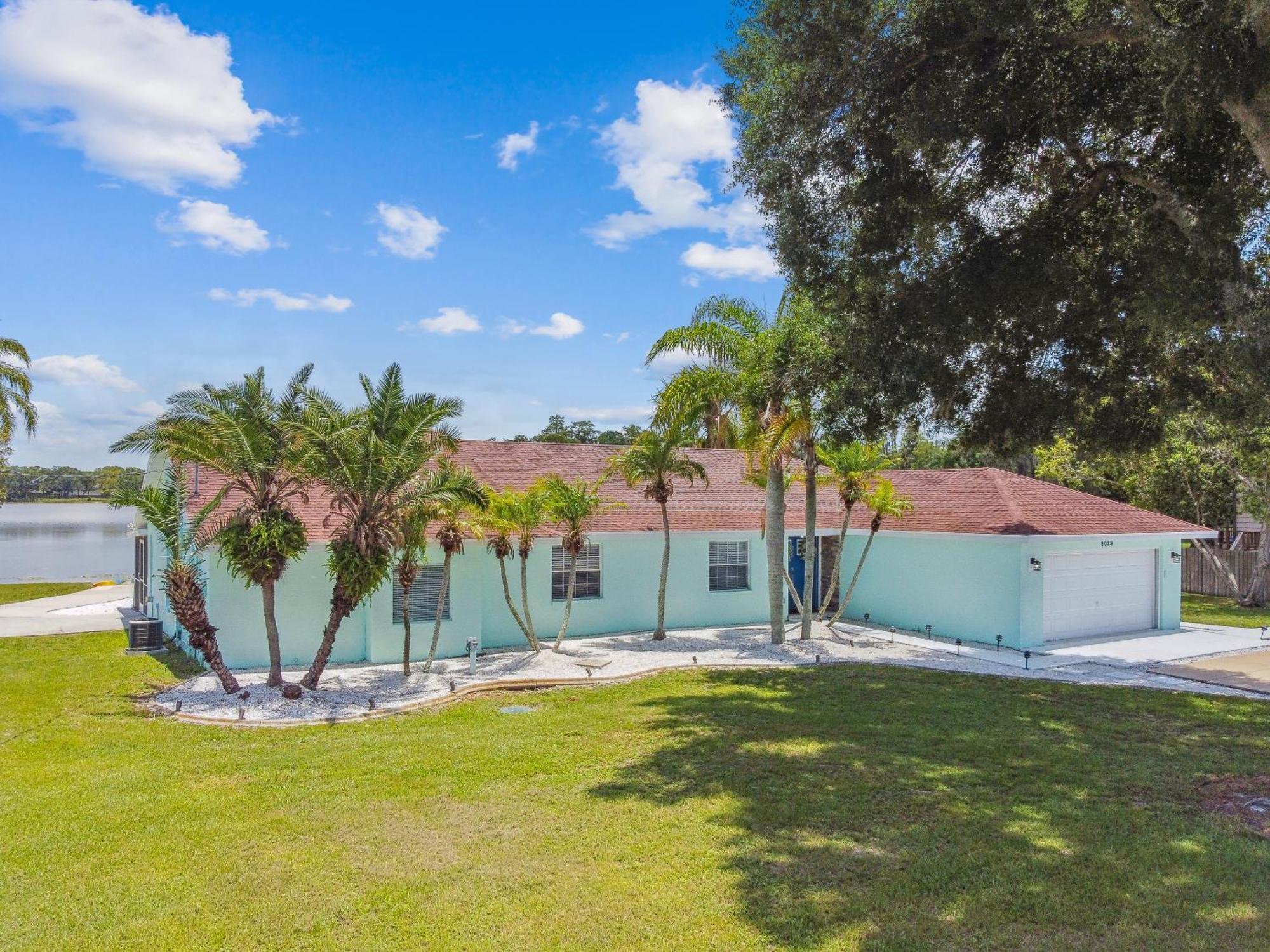 Lake House Westchase Area. Heated Pool Waterfront! Tampa Exteriör bild