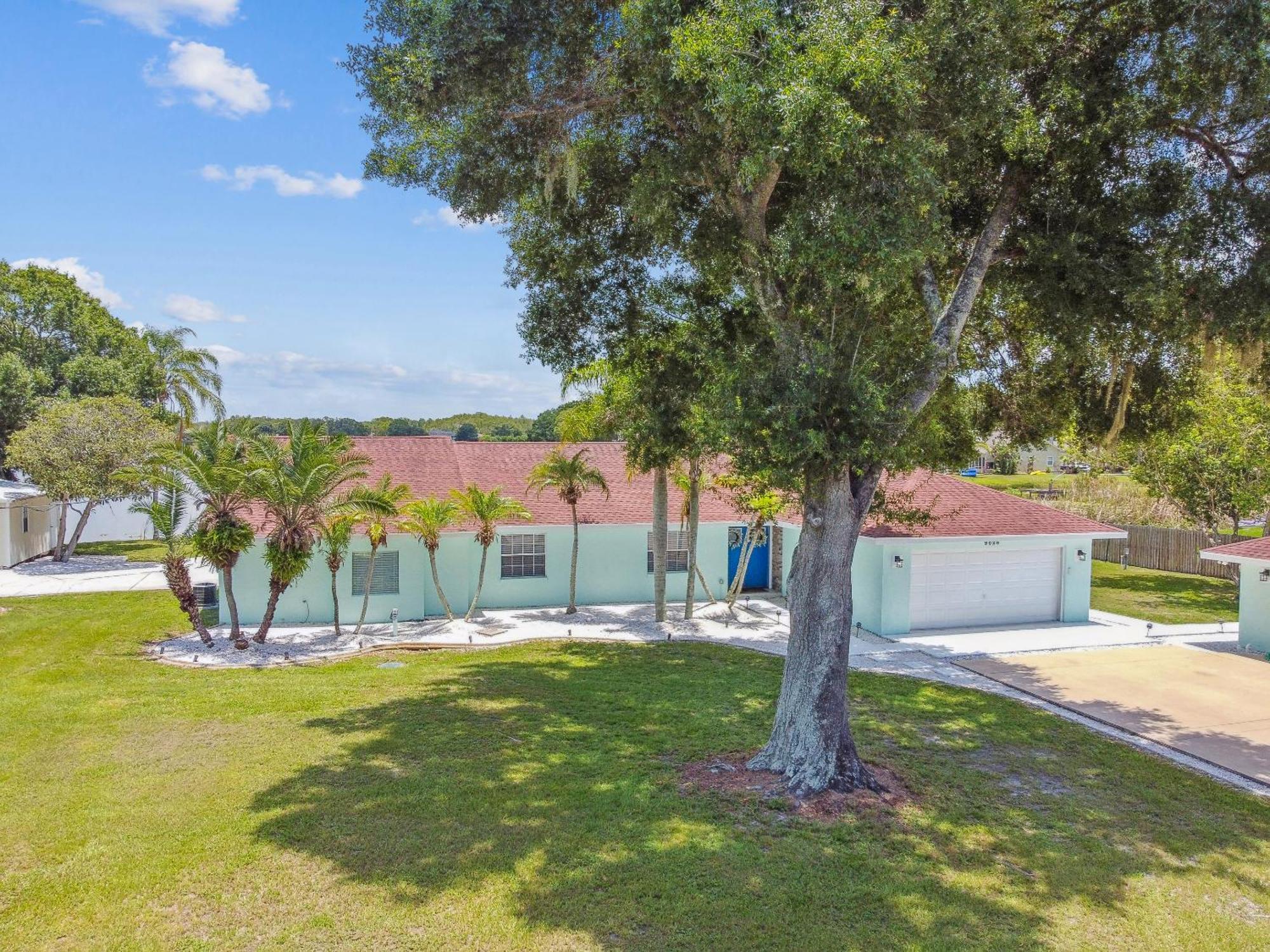 Lake House Westchase Area. Heated Pool Waterfront! Tampa Exteriör bild
