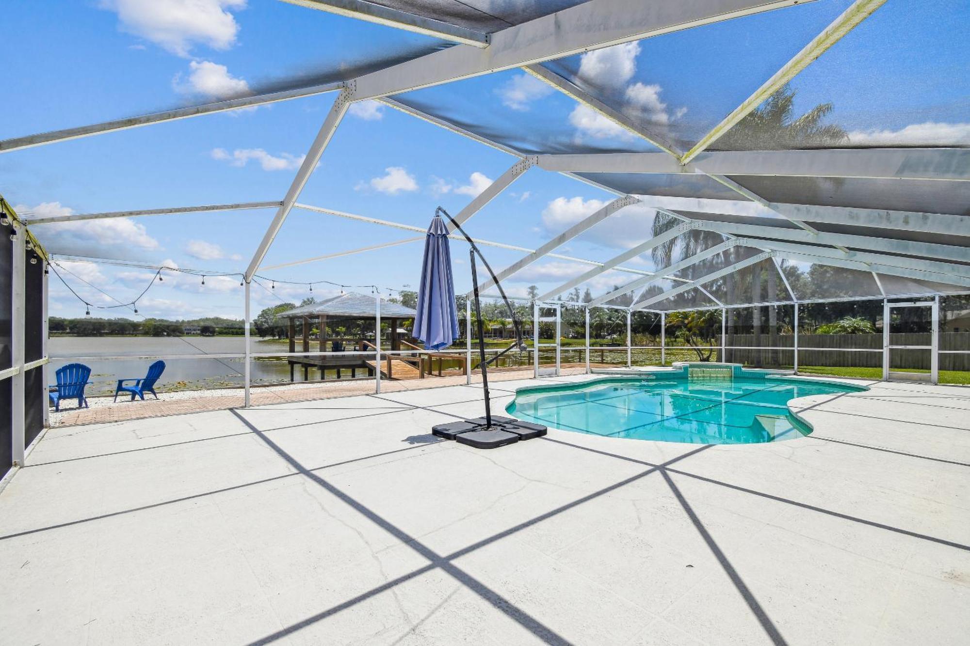 Lake House Westchase Area. Heated Pool Waterfront! Tampa Exteriör bild
