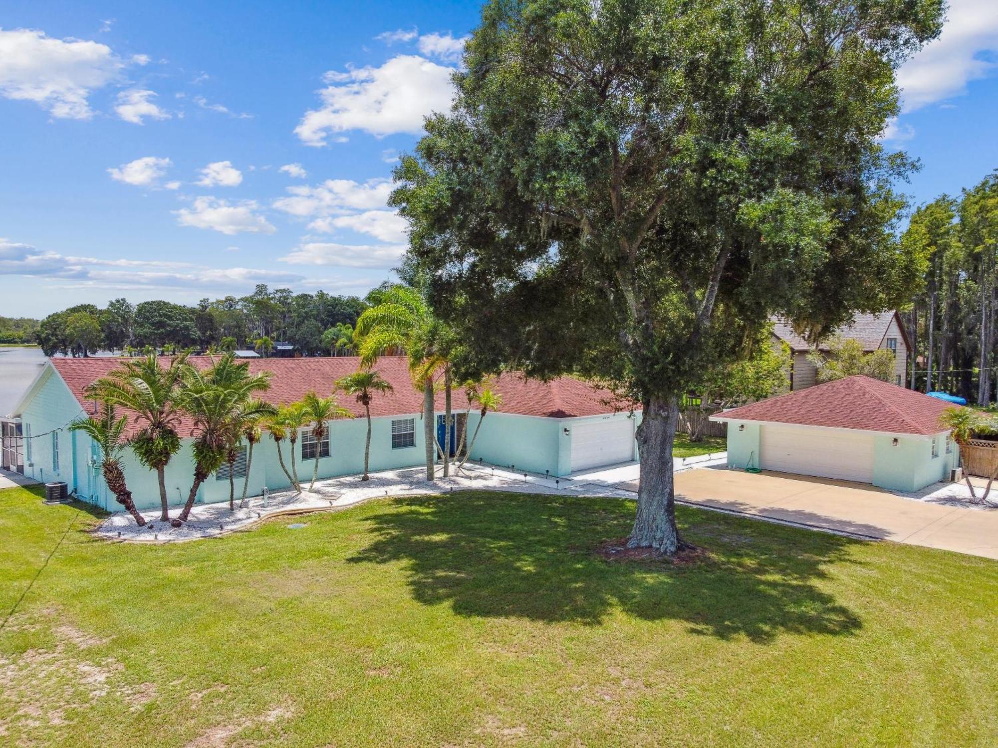 Lake House Westchase Area. Heated Pool Waterfront! Tampa Exteriör bild