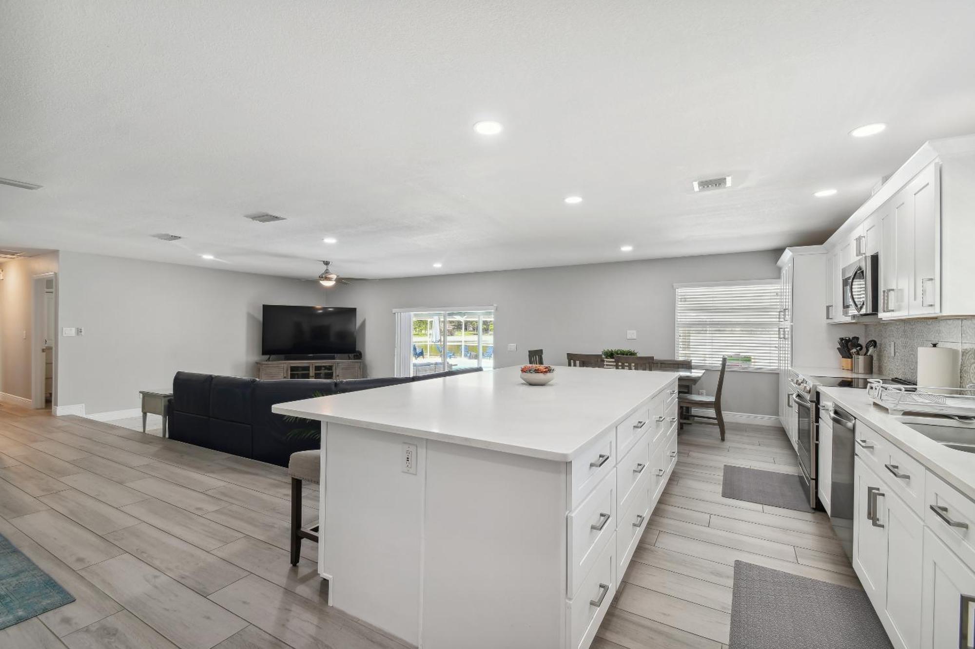 Lake House Westchase Area. Heated Pool Waterfront! Tampa Exteriör bild
