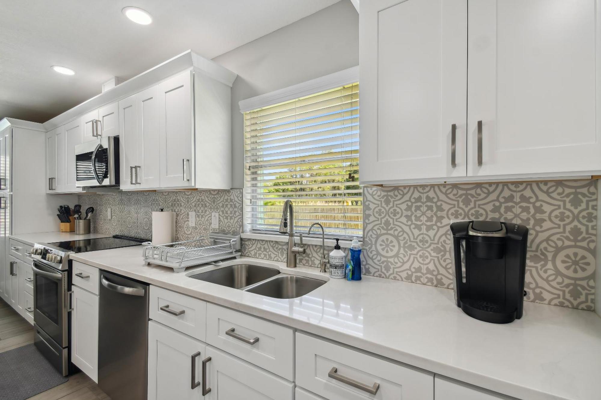 Lake House Westchase Area. Heated Pool Waterfront! Tampa Exteriör bild