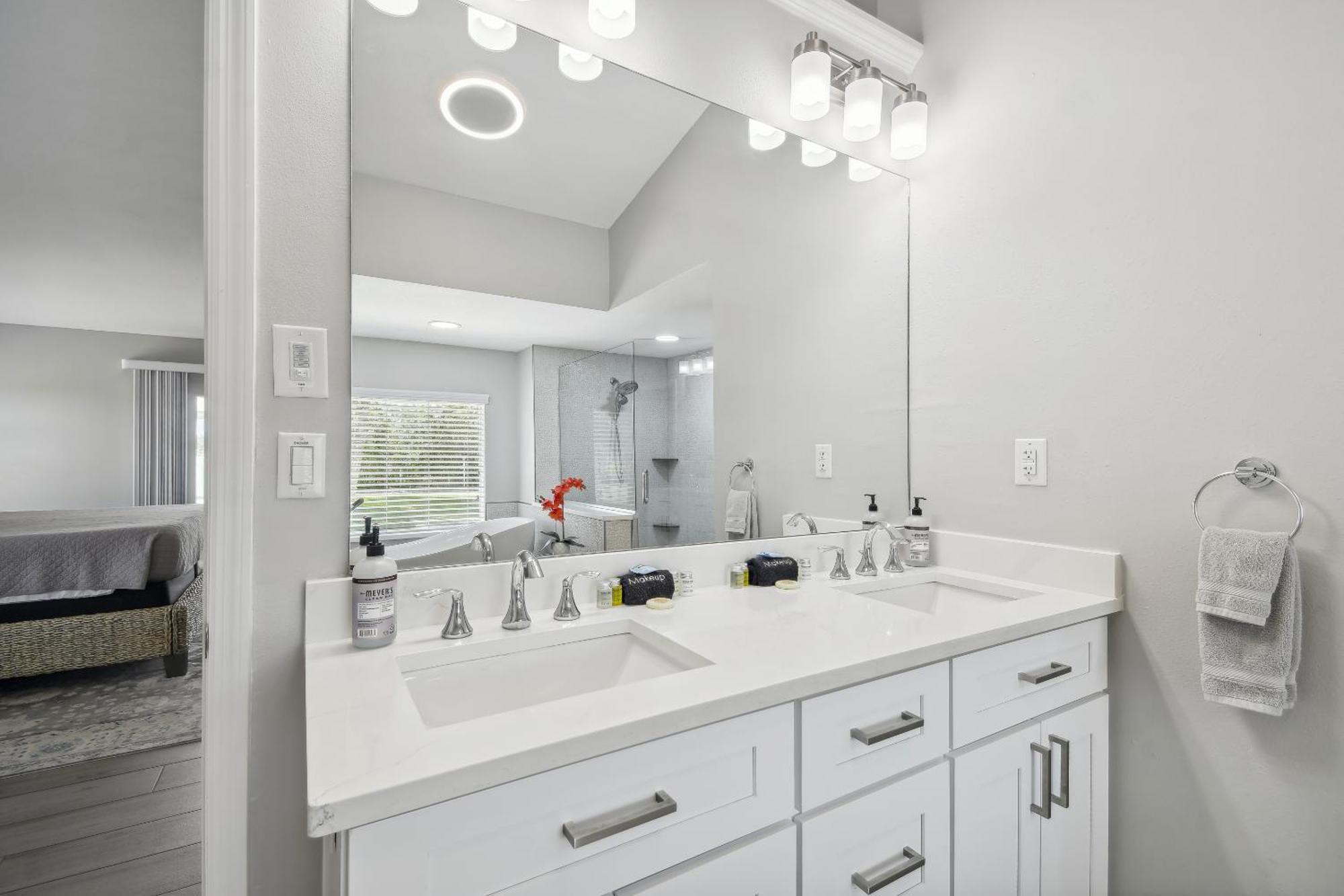 Lake House Westchase Area. Heated Pool Waterfront! Tampa Exteriör bild