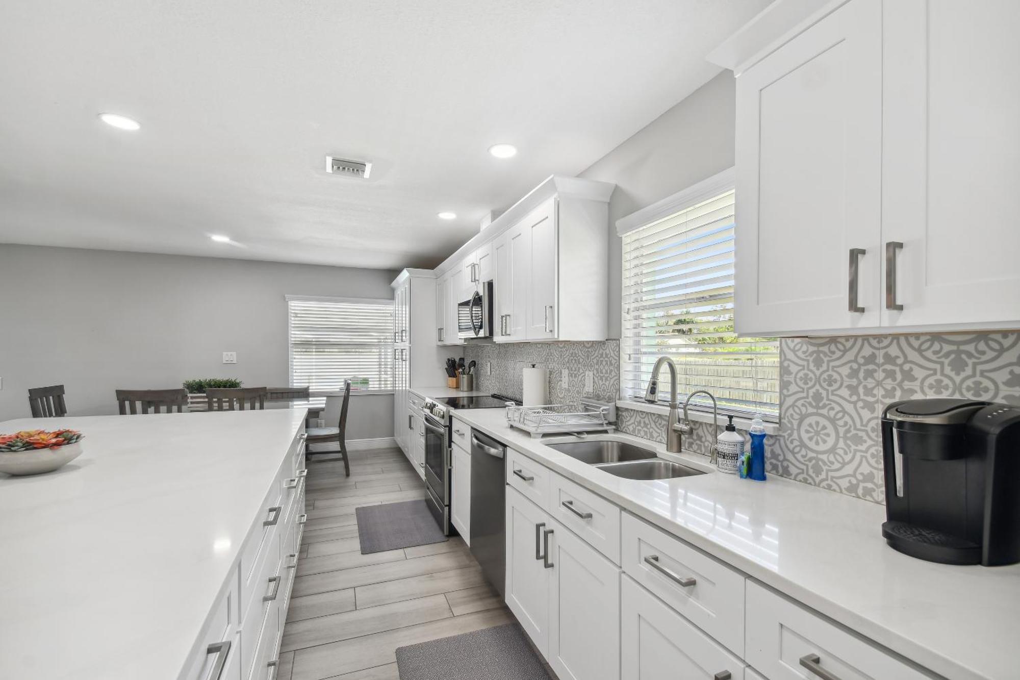 Lake House Westchase Area. Heated Pool Waterfront! Tampa Exteriör bild