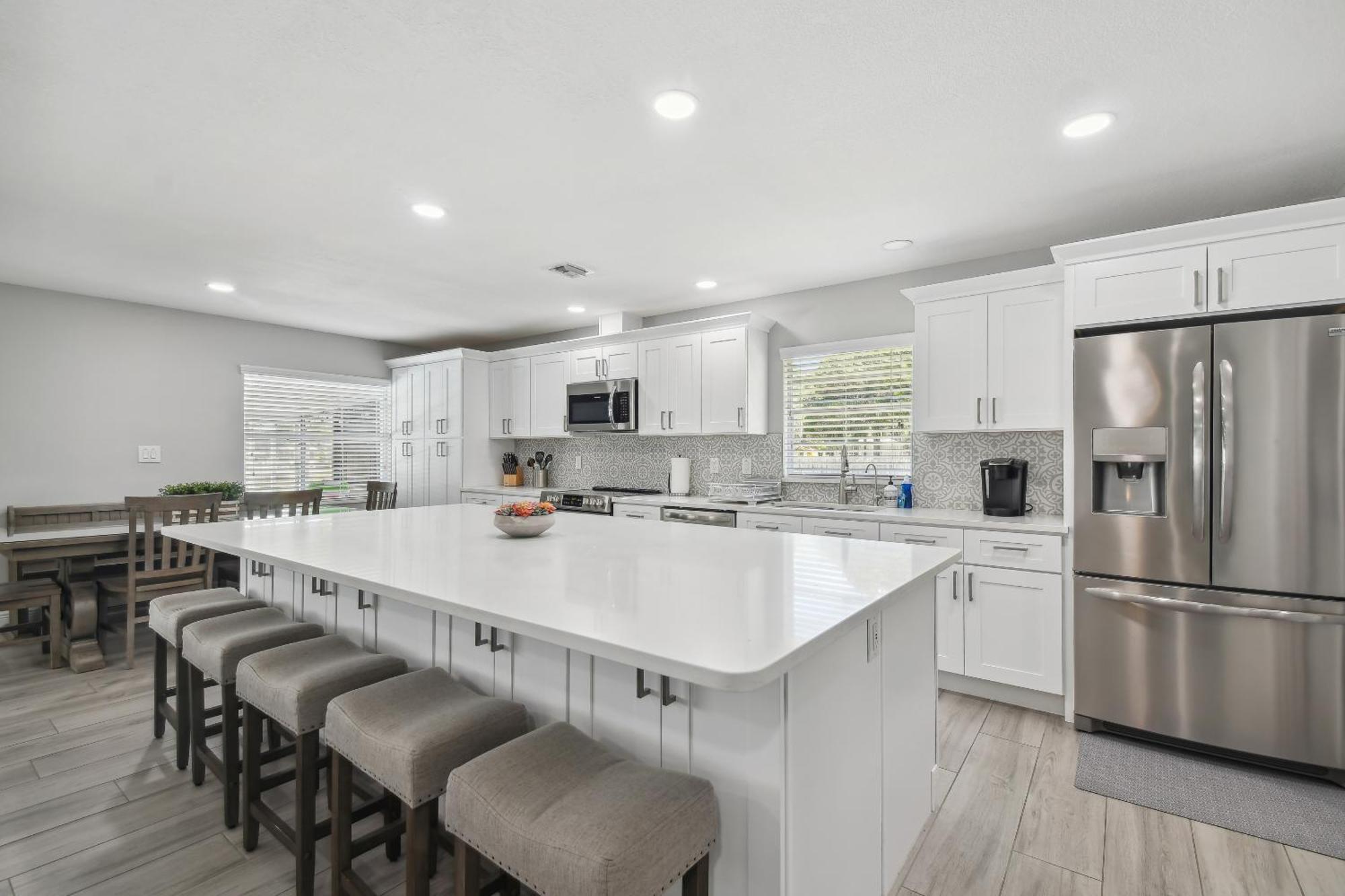 Lake House Westchase Area. Heated Pool Waterfront! Tampa Exteriör bild