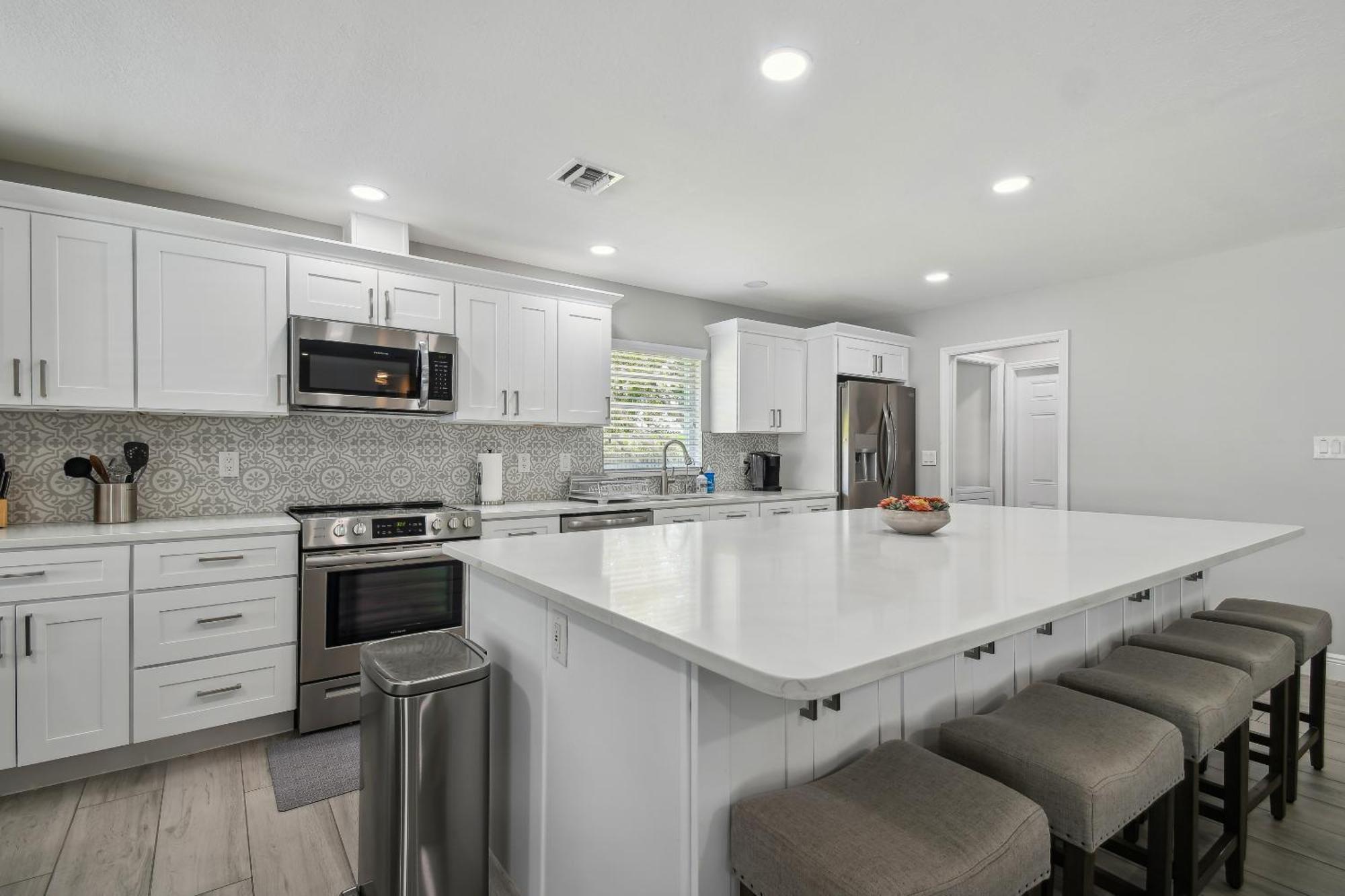 Lake House Westchase Area. Heated Pool Waterfront! Tampa Exteriör bild