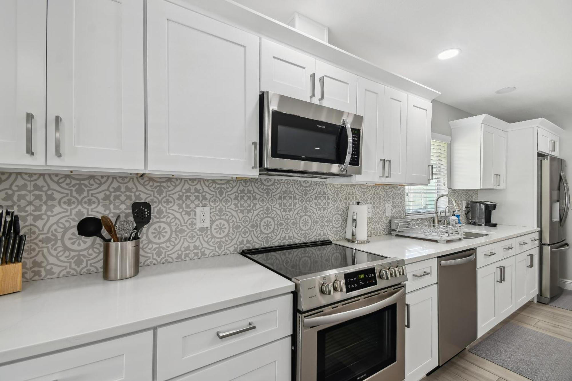Lake House Westchase Area. Heated Pool Waterfront! Tampa Exteriör bild
